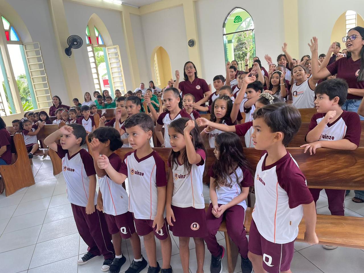 SERVINDO A DEUS, À PÁTRIA E A CANHOTINHO !