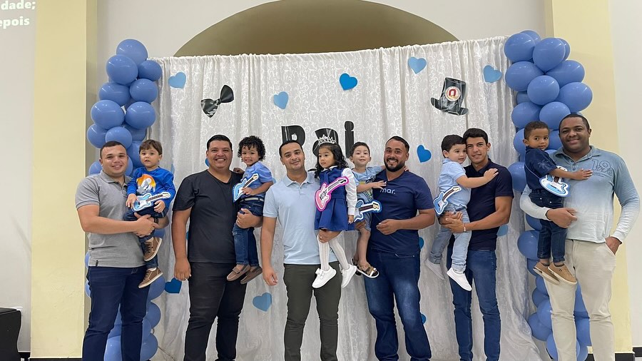 💙 Uma homenagem cheia de carinho para quem é nosso herói todos os dias. Feliz Dia dos Pais! 👔💙