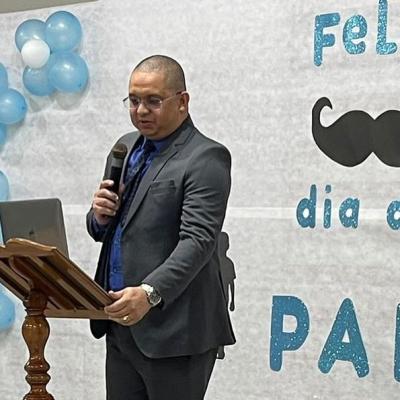 Relembrando a comemoração do Dia dos Pais do Colégio  Quinze. Que possamos guardar esses momentos no coração   para sempre! 💙